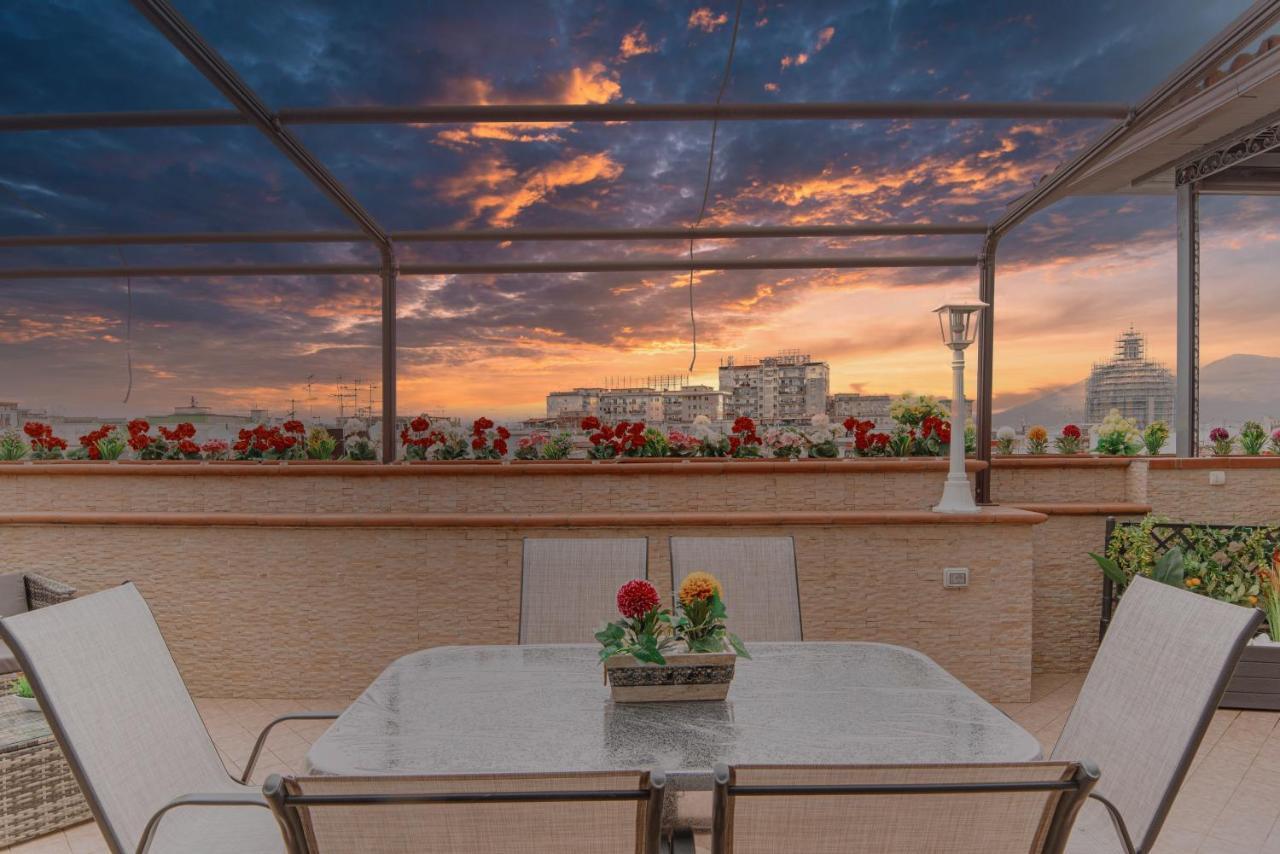 La Terrazza Nel Centro Villa Napoli Bagian luar foto